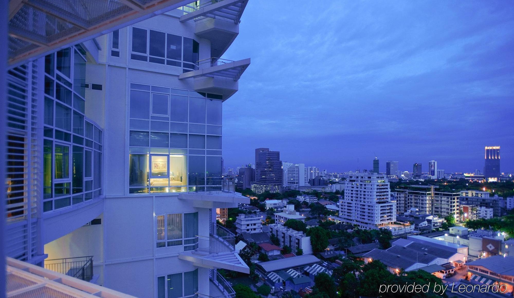 Dusit Suites Hotel Ratchadamri, Bangkok Extérieur photo View from the 10th floor