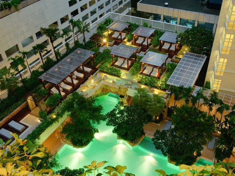 Dusit Suites Hotel Ratchadamri, Bangkok Extérieur photo The interior courtyard of the hotel