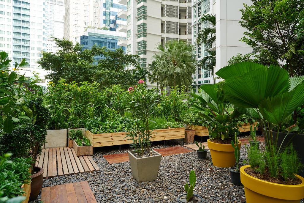 Dusit Suites Hotel Ratchadamri, Bangkok Extérieur photo A rooftop garden in Singapore