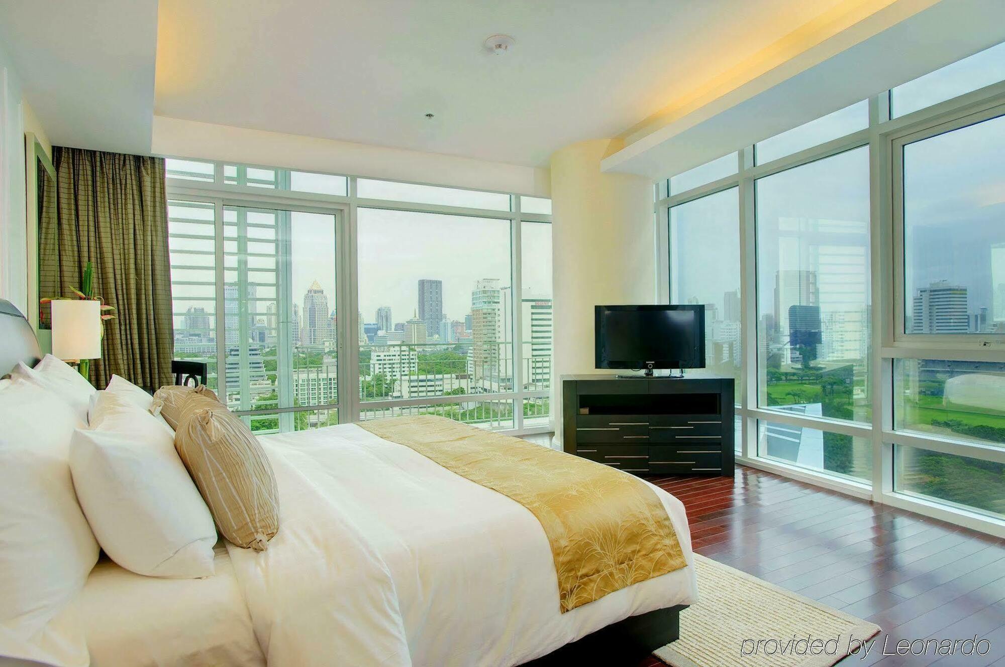 Dusit Suites Hotel Ratchadamri, Bangkok Chambre photo A bedroom at The Residences at Greenbelt