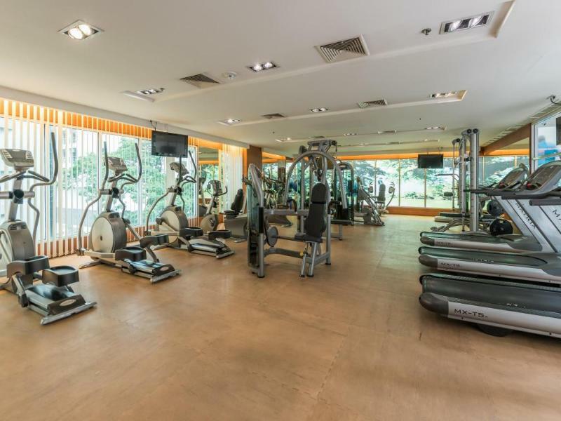 Dusit Suites Hotel Ratchadamri, Bangkok Extérieur photo The gym at the hotel